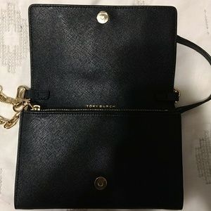 Tory Burch Bags - Black Tory Burch Robinson Wallet on Chain Tory Burch Bags - Black Tory Burch Robinson Wallet on Chain